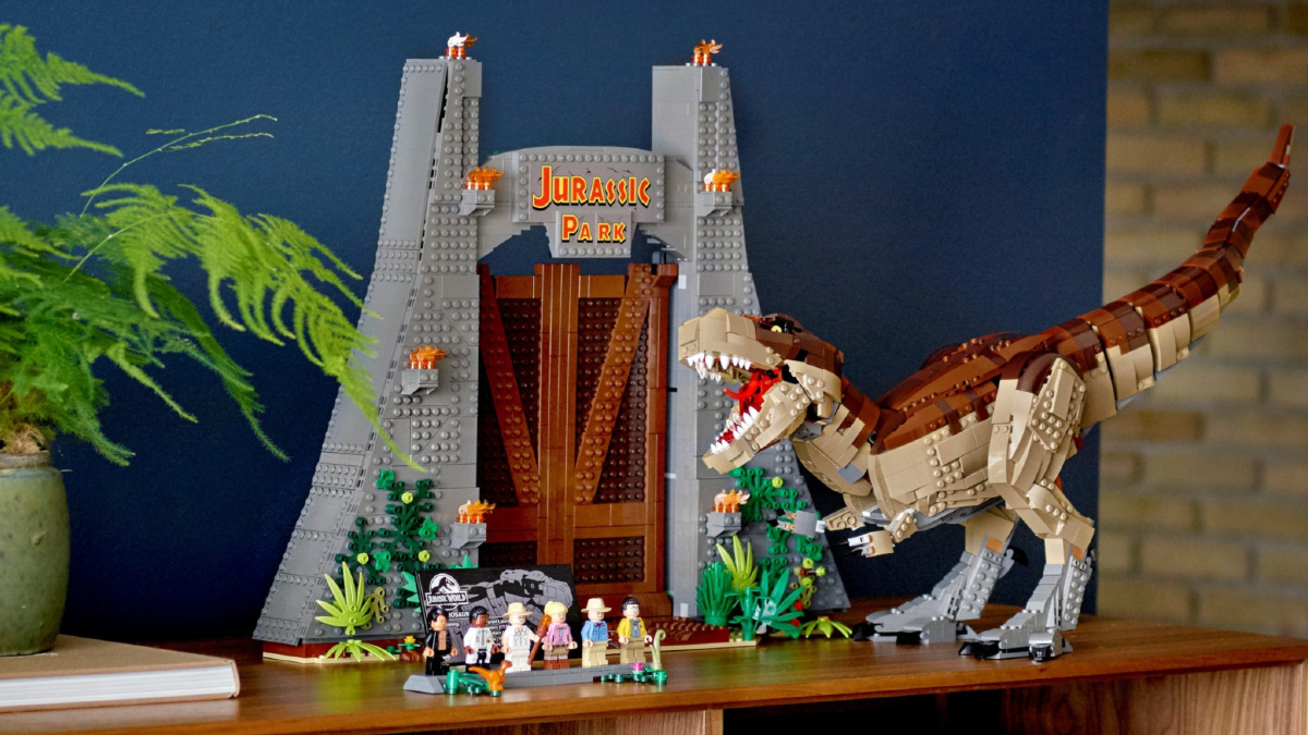 A massive LEGO Jurassic World model may arrive in 2022