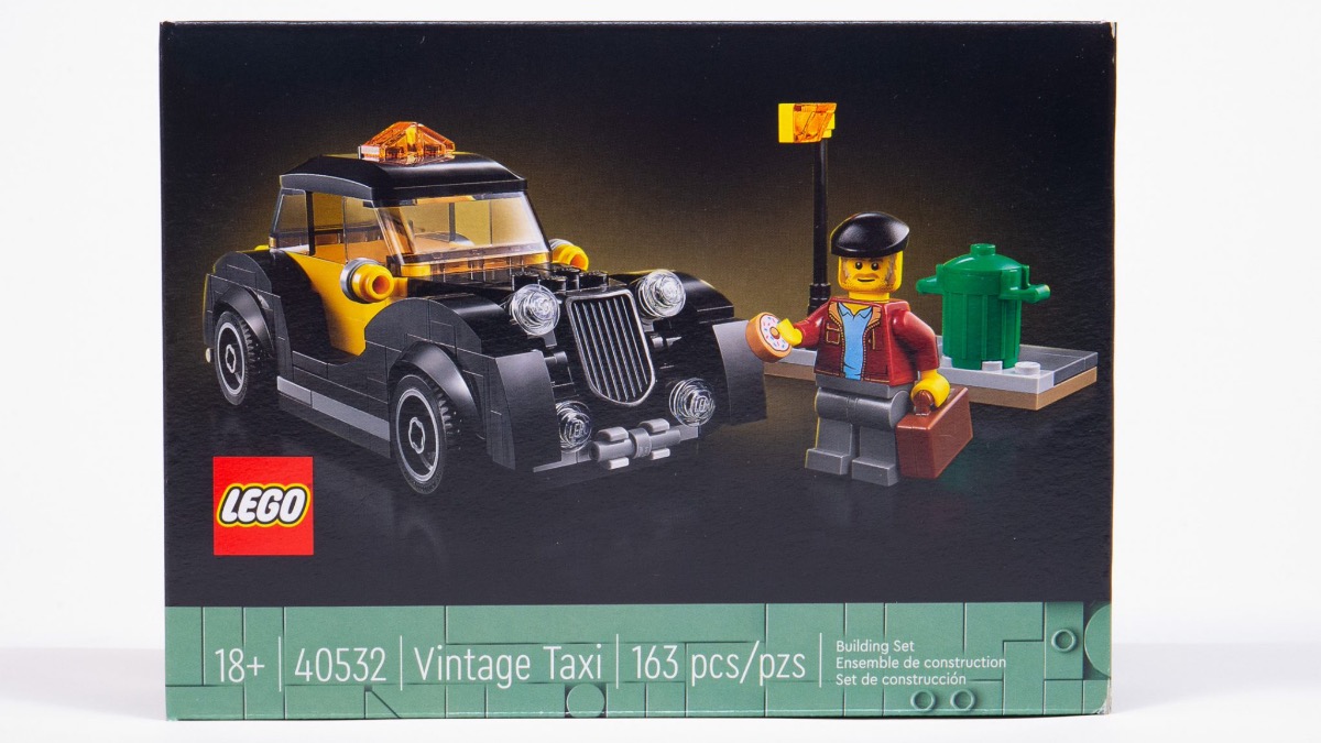 First look at LEGO 40532 Vintage Taxi gift-with-purchase
