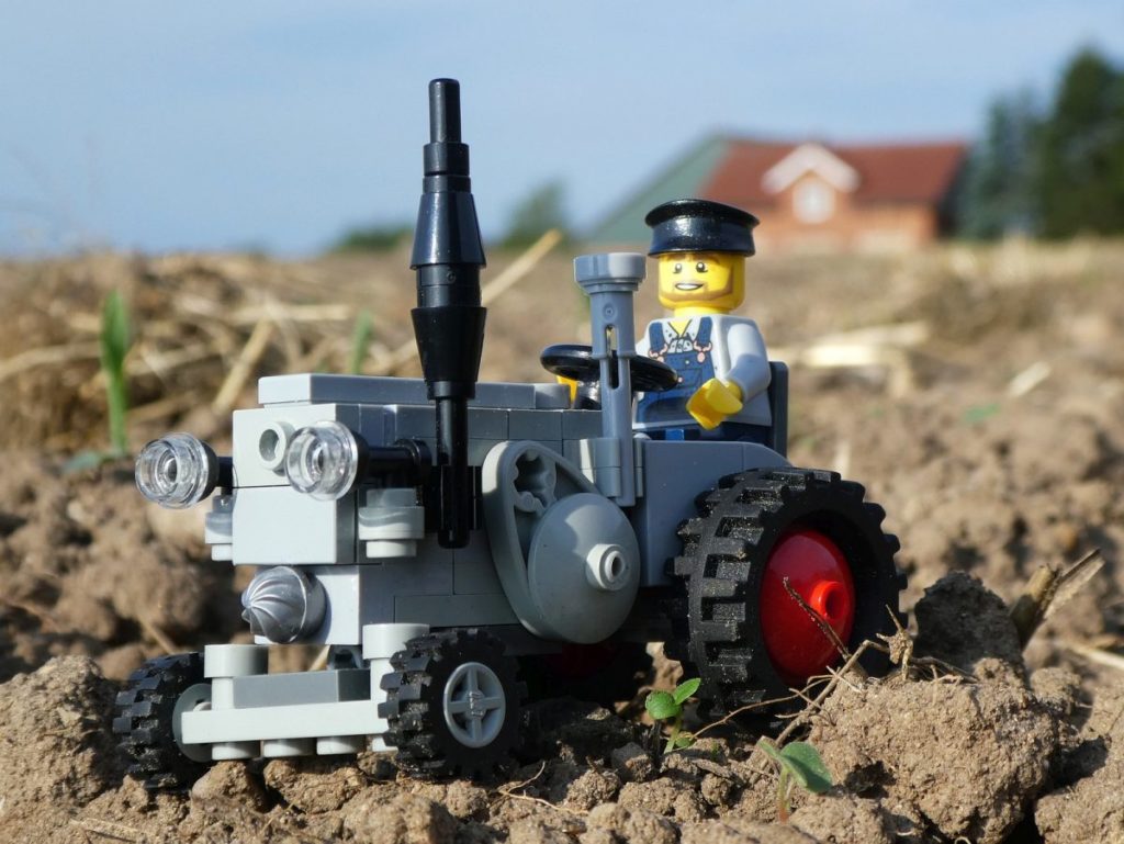 Brick Pic of the Day: Farming