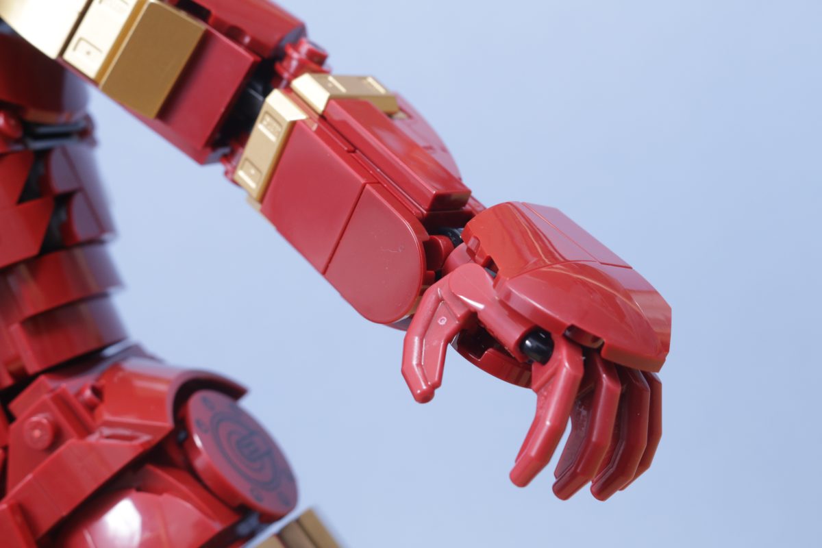 LEGO Marvel 76344 Iron Man Mark 3 Collectors Edition review 59 1200x800
