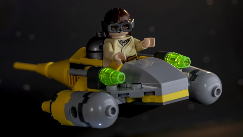 LEGO Star Wars 75223 Naboo Starfighter Microfighter review