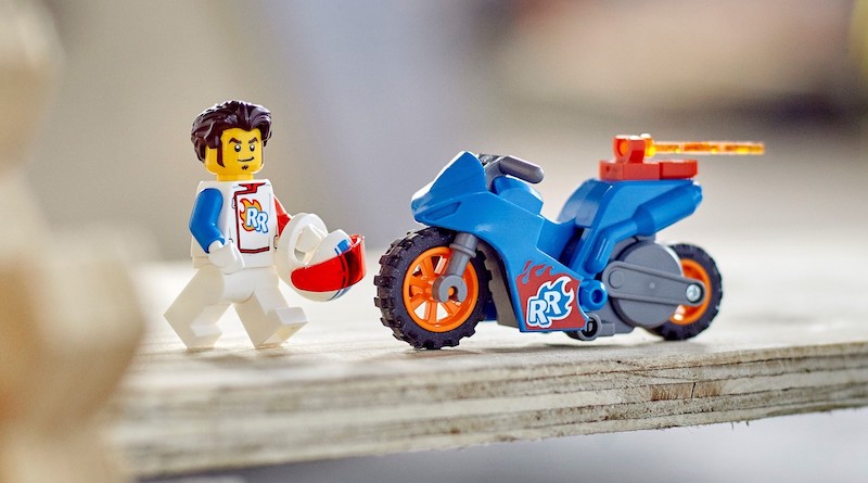 A LEGO Racers veteran returns in this year's CITY sets