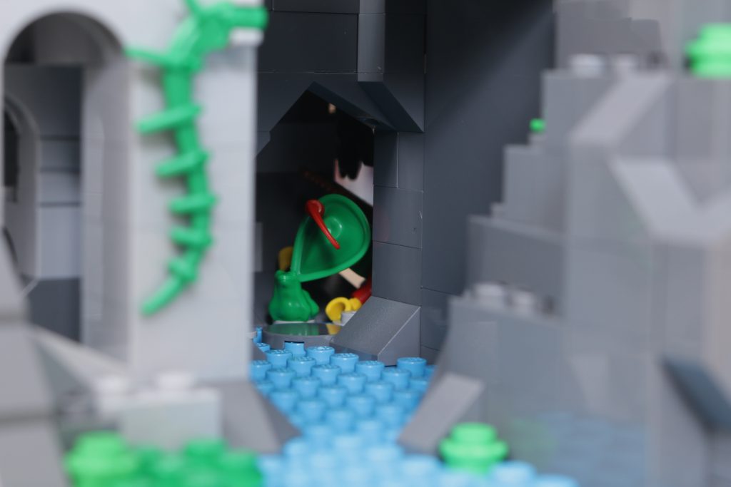 LEGO ICONS 10305 Lion Knights Castle review 36 1024x683