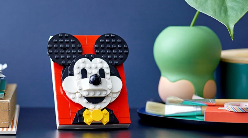 Put a mouse in your house with new LEGO Disney Brick Sketches