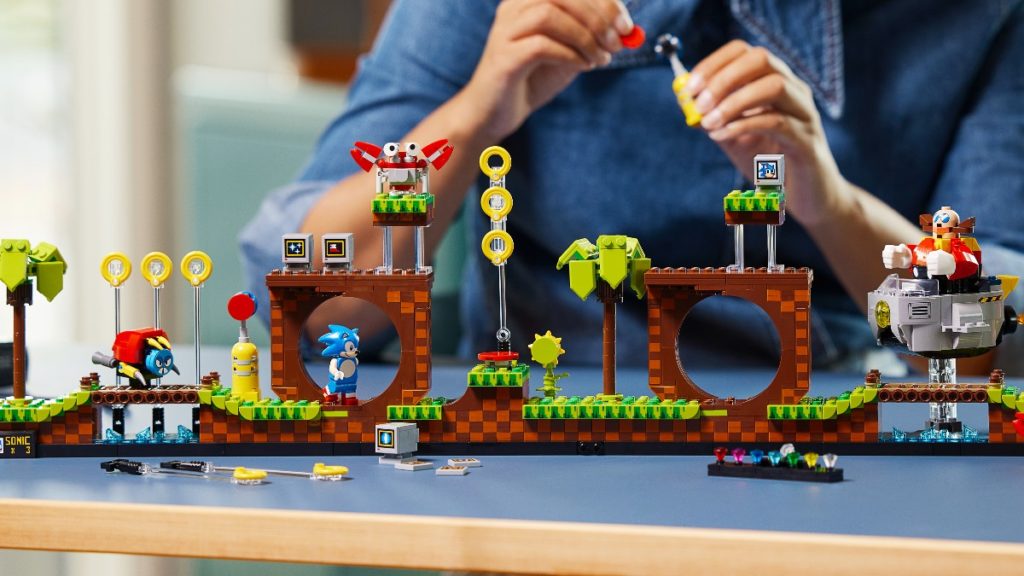 LEGO Ideas 21331 Sonic the Hedgehog Green Hill Zone multiple lifestyle featured 1024x576