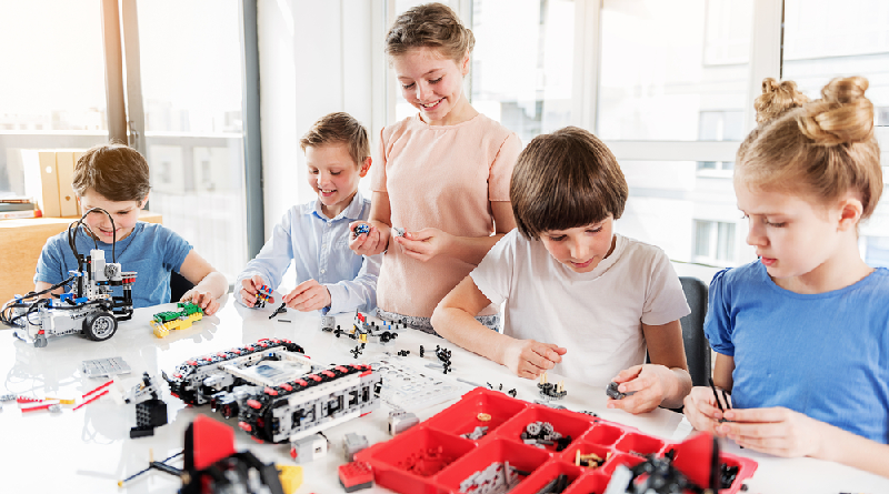 Young LEGO engineers visit the House of Commons