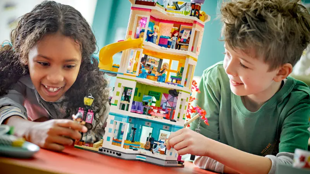 LEGO Friends 41748 Heartlake City Community Center Lifestyle featured 1024x576