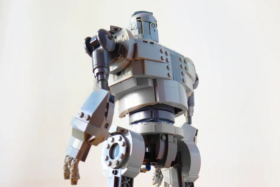 LEGO Ideas The Iron Giant 6