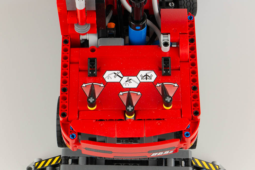 42144 Technic Material Handler 12
