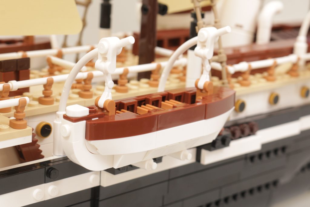 LEGO Icons 10335 The Endurance review 11 1024x683