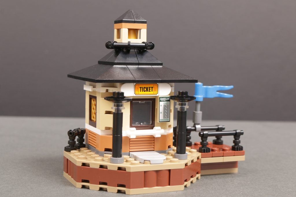 5009157 LEGO Amelia Ticket Booth gift with purchase review 3 1024x683