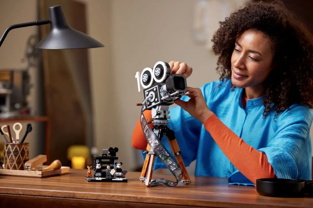 LEGO Disney 43230 Walt Disney Tribute Camera 10 1024x680