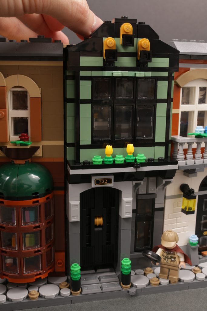 LEGO Icons 10351 Sherlock Holmes Book Nook review 23 683x1024