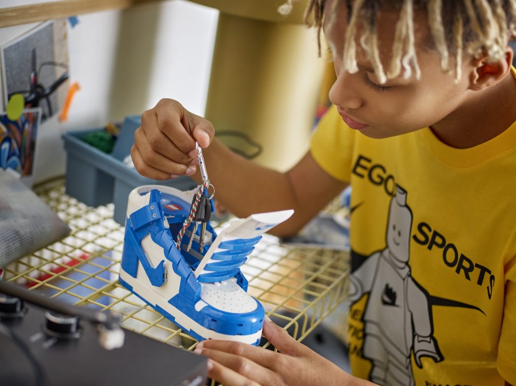 LEGO 43008 Nike Dunk 9 1024x767