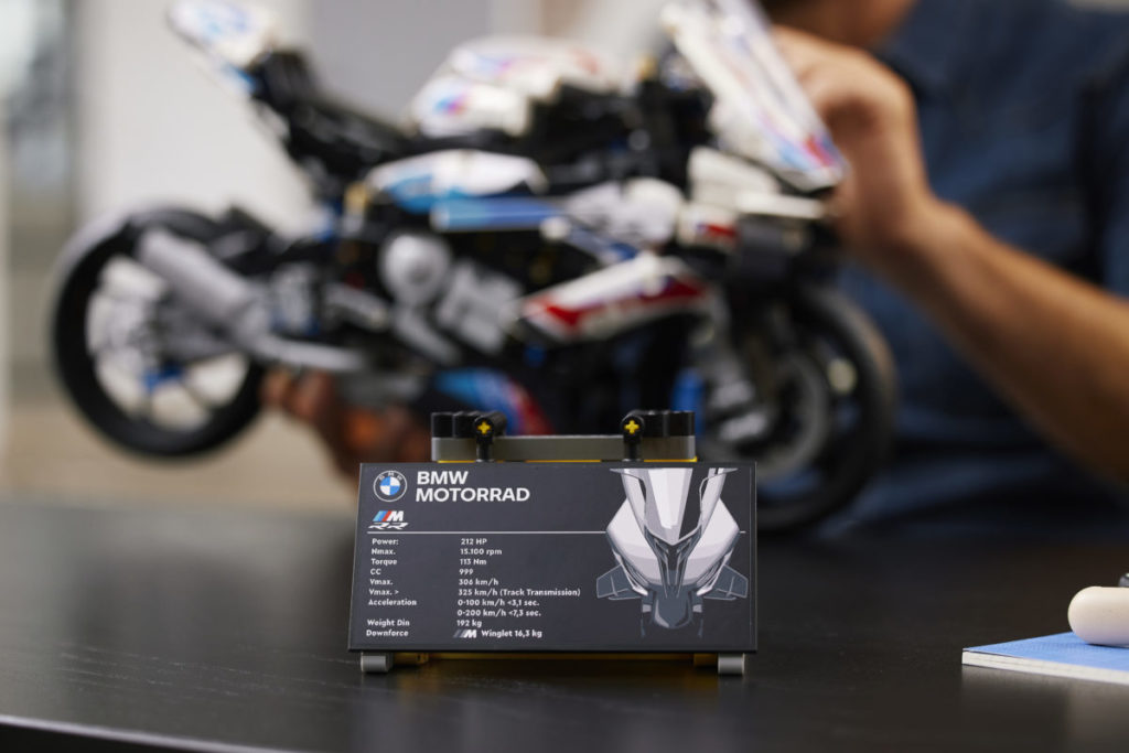 LEGO Technic 42130 BMW M 1000 RR 13 1024x683
