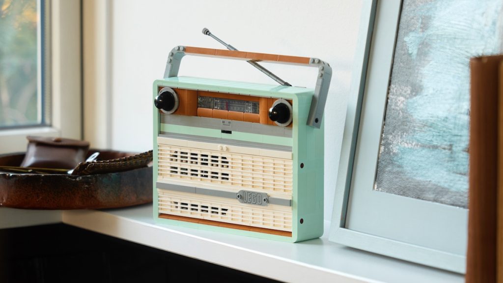 LEGO Icons 10334 Retro Radio featured 1024x576