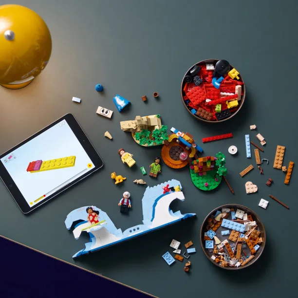 LEGO Ideas 21352 Magic of Disney 06