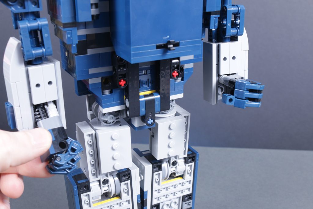 LEGO Icons Transformers 10358 Soundwave review 40 1024x683