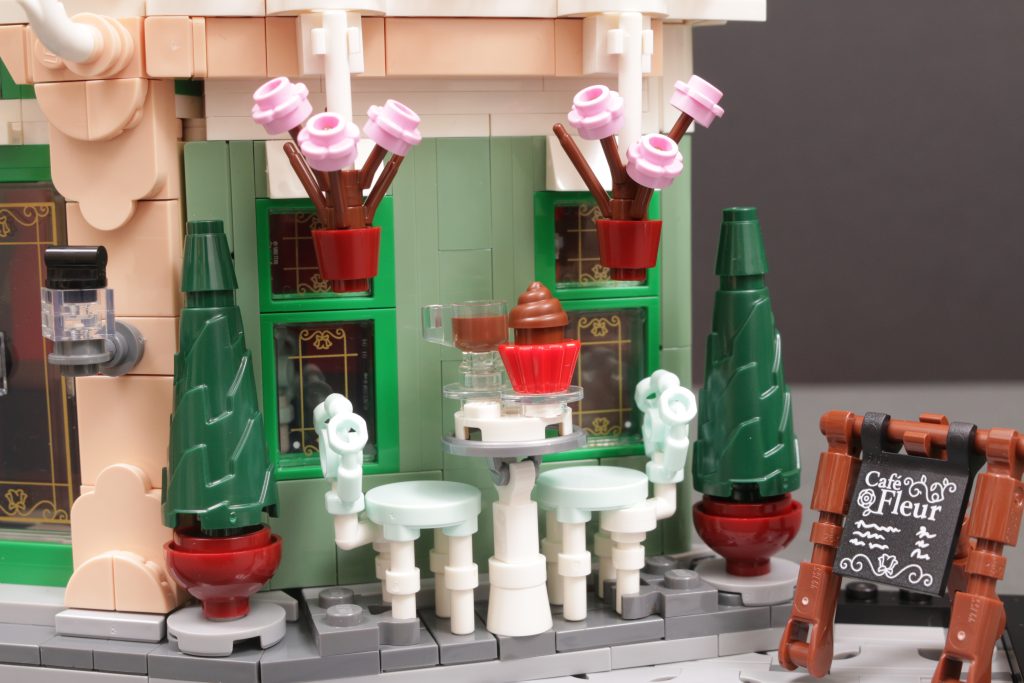 LEGO Icons 10362 French Cafe review 13 1024x683