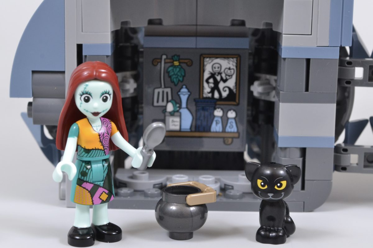 LEGO Disney 43288 Sallys Flowerpot review 14 1200x800