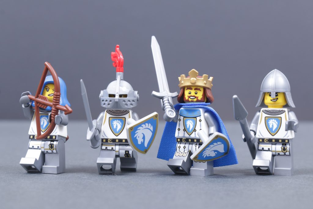 31168 Medieval Horse Knight Castle minifigures comparison 1 1024x683