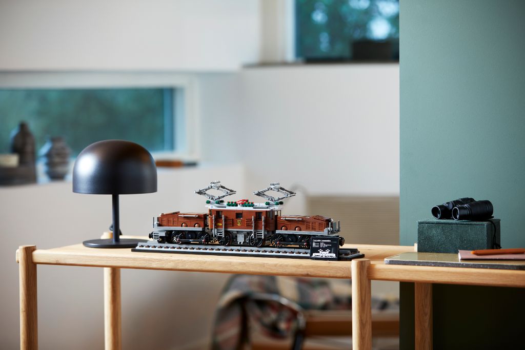 LEGO 10277 Crocodile Locomotive 39