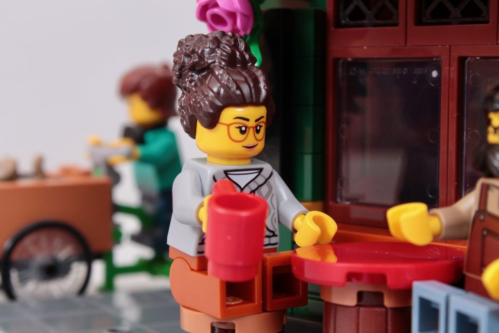 LEGO Icons 10350 Tudor Corner review 10 1024x683