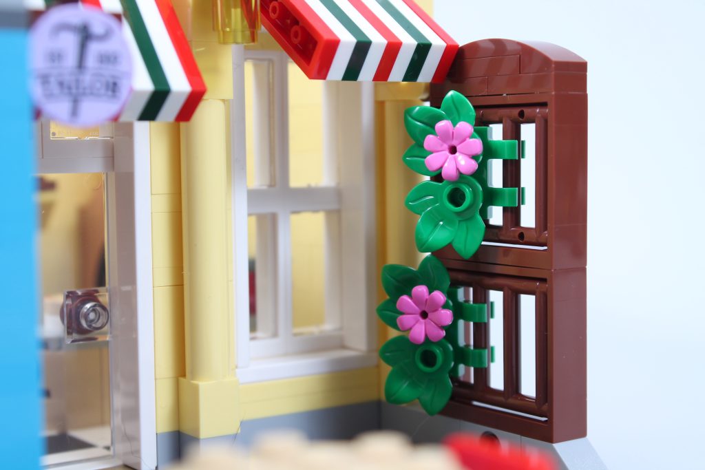 LEGO Icons 10312 Jazz Club review 20 1024x683