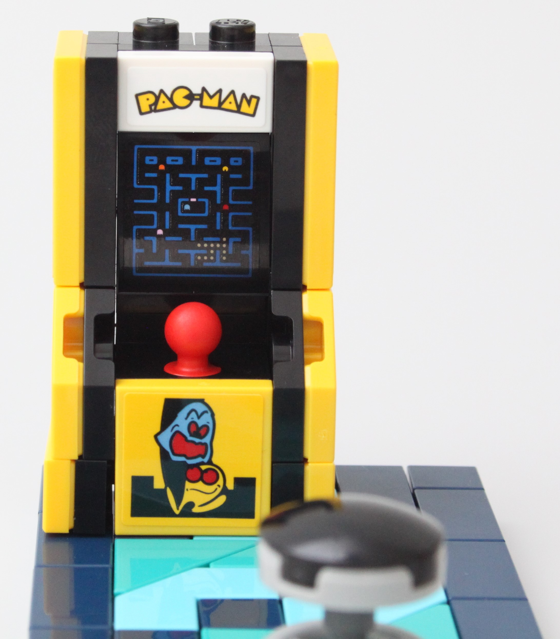 LEGO Icons 10323 PAC MAN Arcade review 4