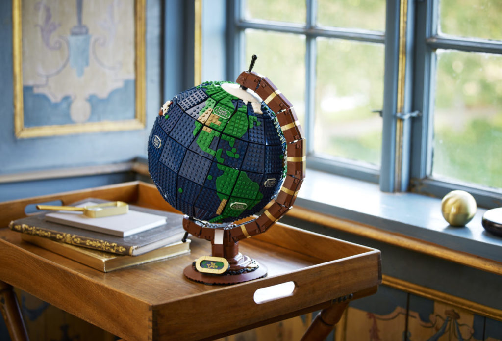 LEGO Ideas 21332 The Globe 28 1024x695
