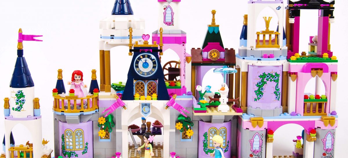 LEGO Disney – Building the Princess Super Castle