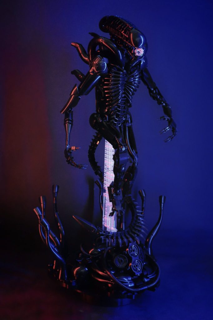 Lukasz Alagierski LEGO Alien Xenomorph 1 683x1024