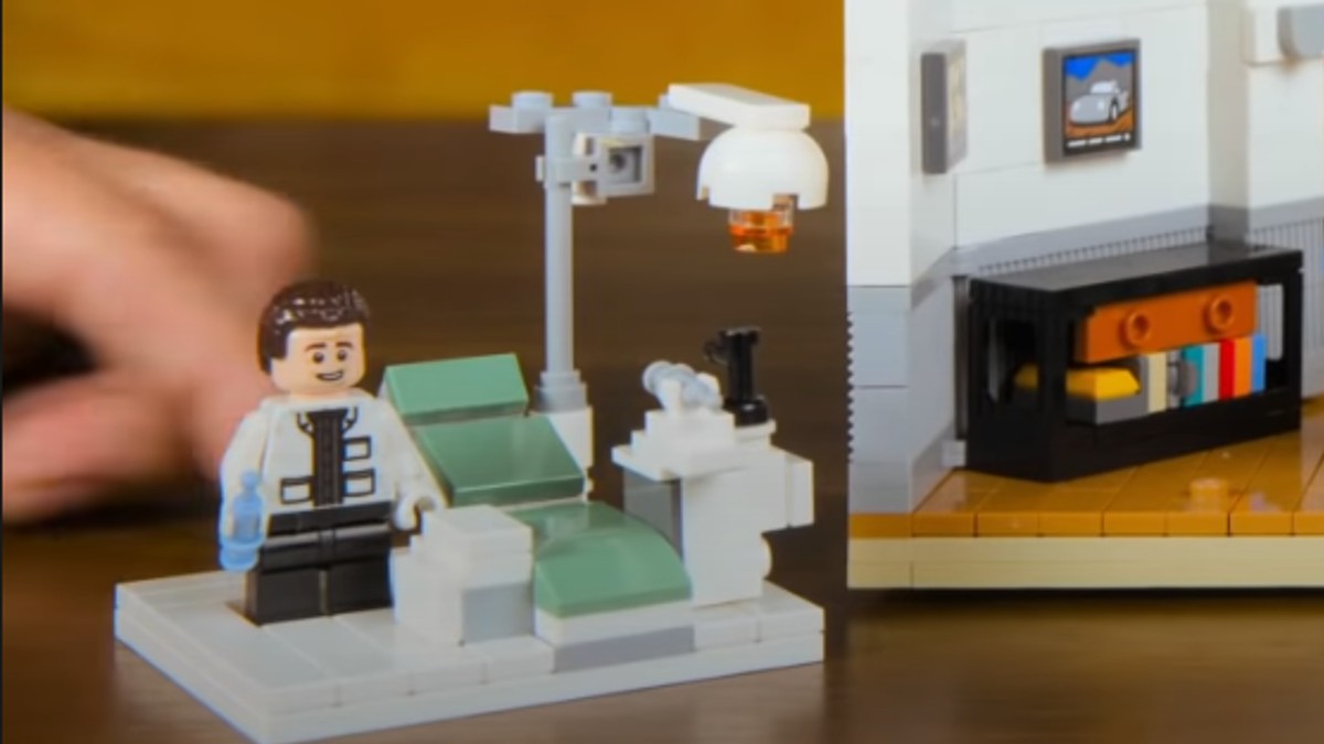 Have LEGO, Netflix and Bryan Cranston teased another Seinfeld set?