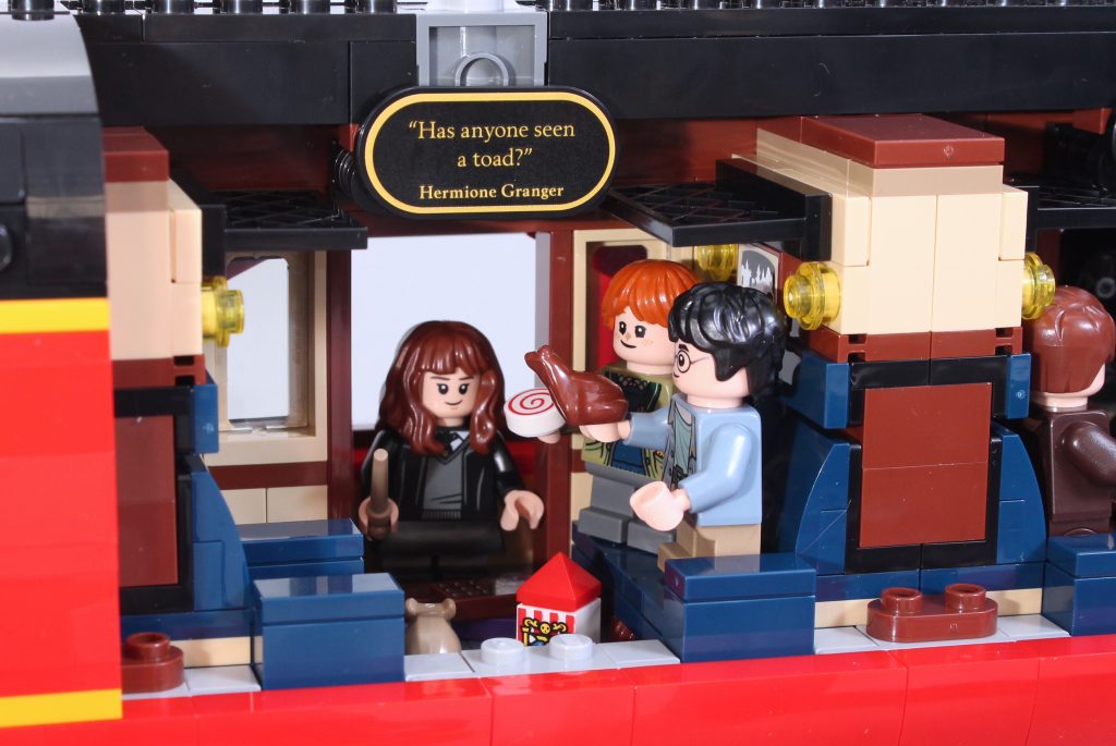 LEGO Harry Potter 76405 Hogwarts Express Collectors Edition review 29 1024x685