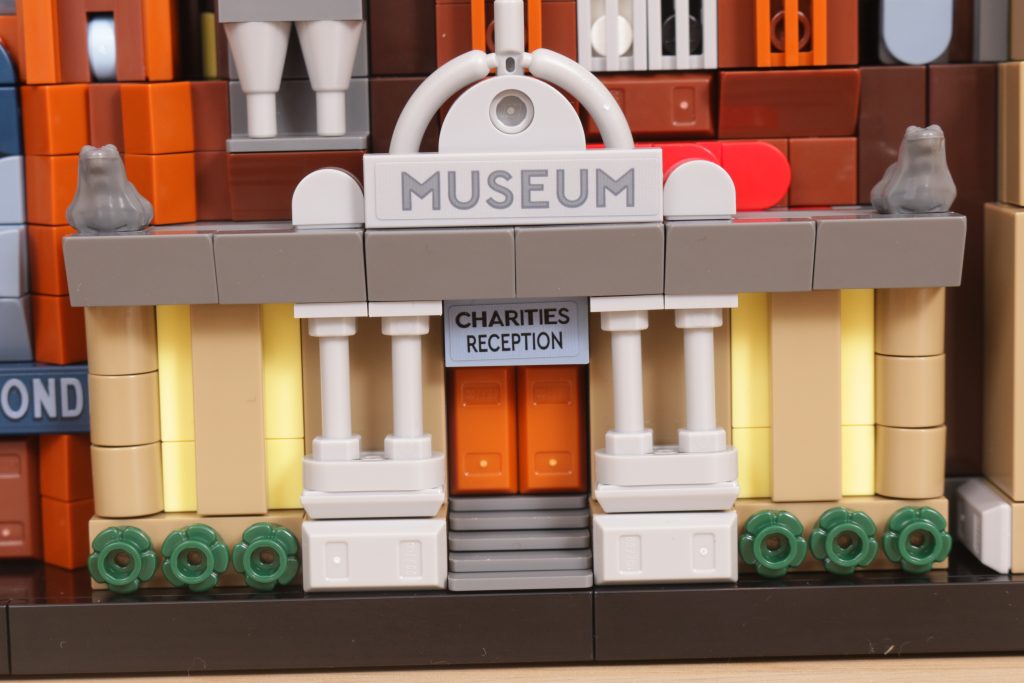LEGO Batman 76271 Batman The Animated Series Gotham City review 36 1024x683
