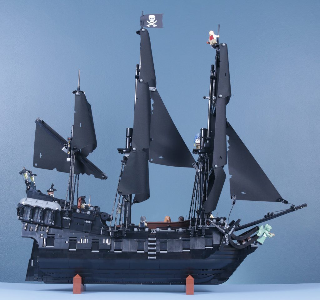 LEGO Icons 10365 Captain Jack Sparrows Pirate Ship review 7 1024x958