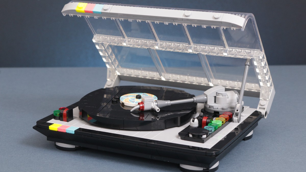 LEGO Insiders Weekend 40699 Retro Record Player gift-with-purchase review
