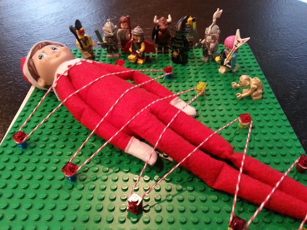 Brick Pic of the Day: Elf not on a shelf