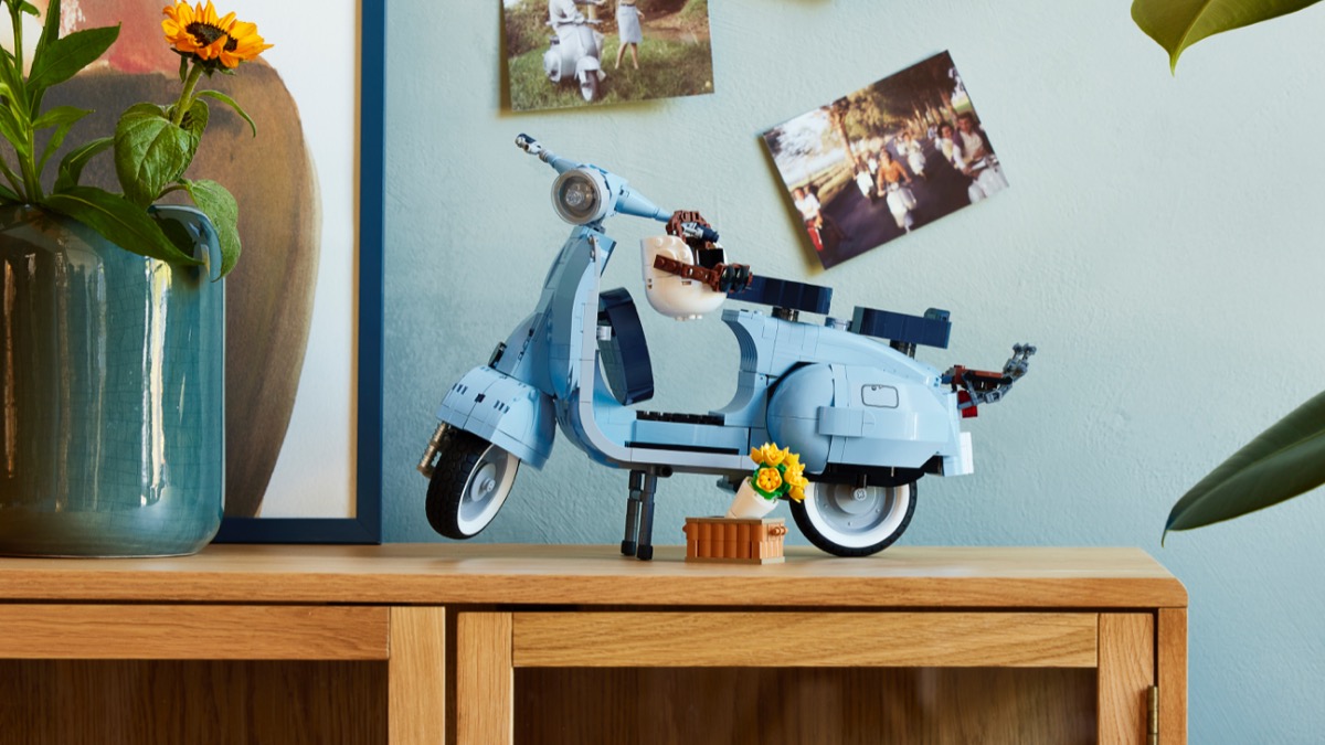 Argos discounts LEGO ICONS 10298 Vespa 125 by a third