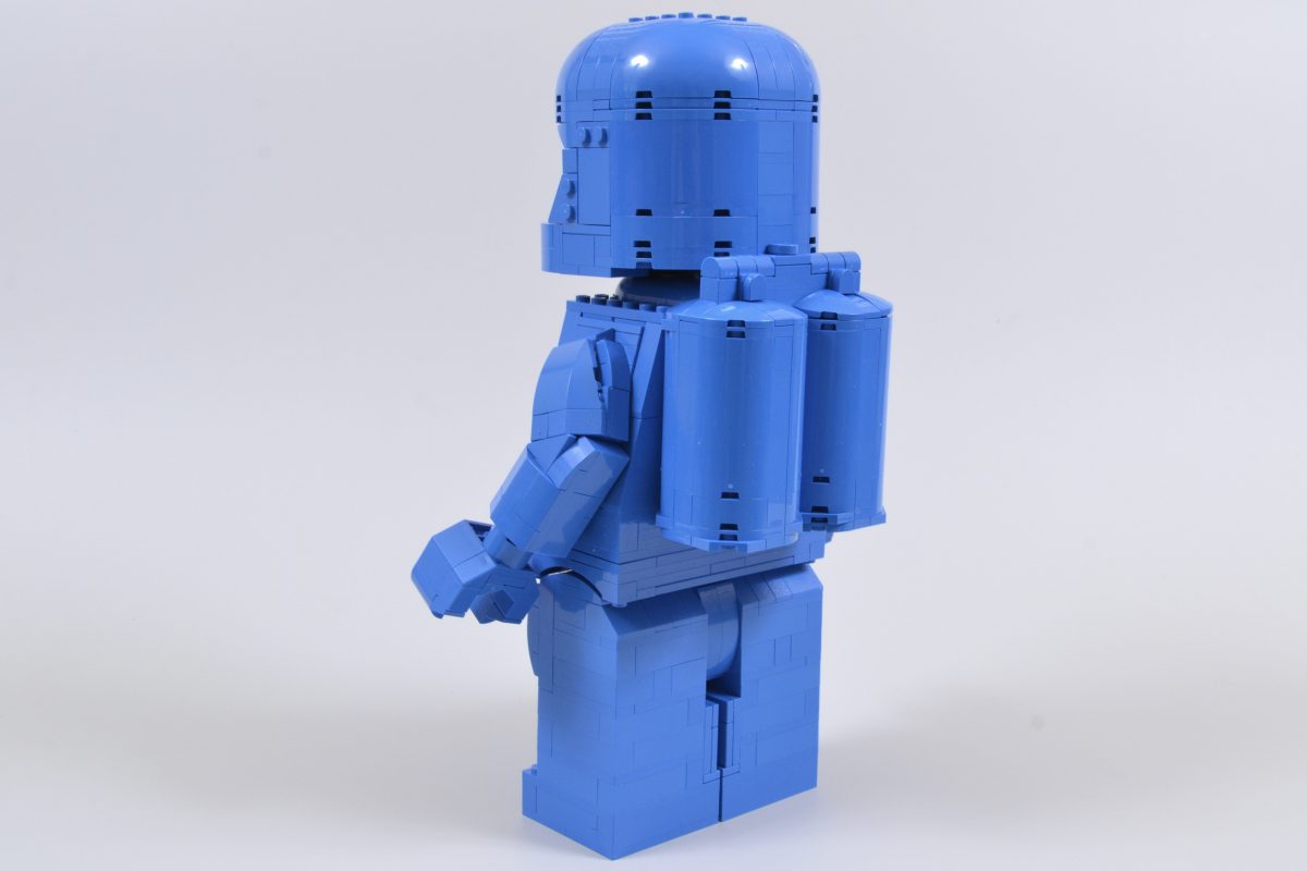 LEGO 40921 Up Scaled Blue Astronaut Minifigure 7 1200x800
