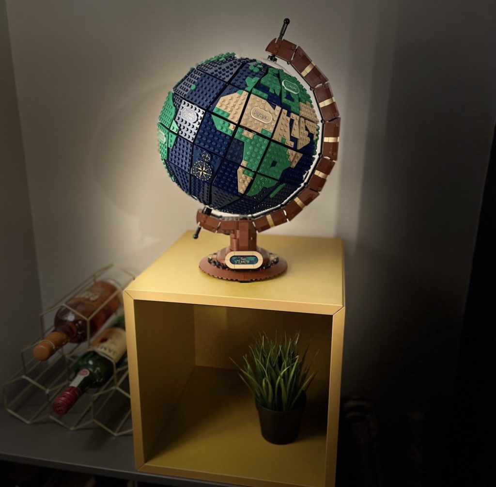 LEGO Ideas 21332 The Globe review 36 1024x1005