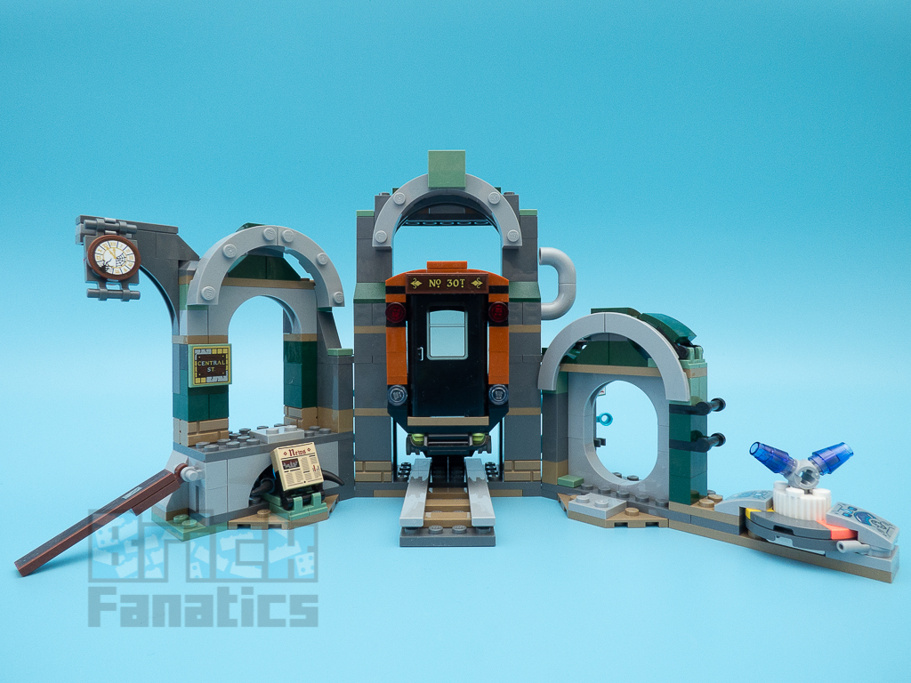 LEGO Hidden Side 70430 Newbury Subway 4