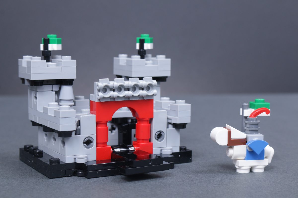 LEGO Insiders 40775 Mini Knights Castle and 40776 Hot Chocolate Stand reviews 12 1200x800