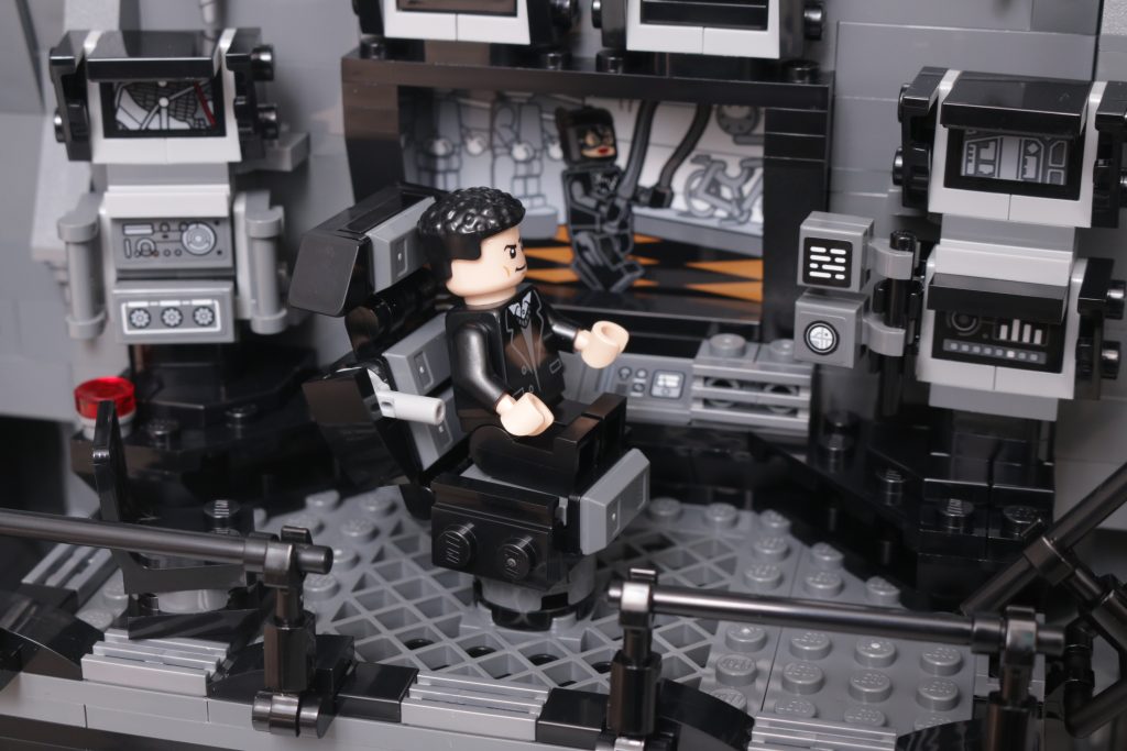 LEGO Batman 76252 Batcave – Shadow Box review 39 1024x683