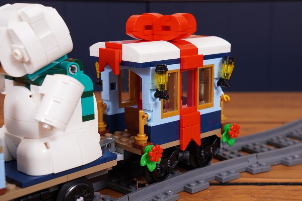 LEGO Winter Village 10361 Holiday Express Train review 6 1024x683