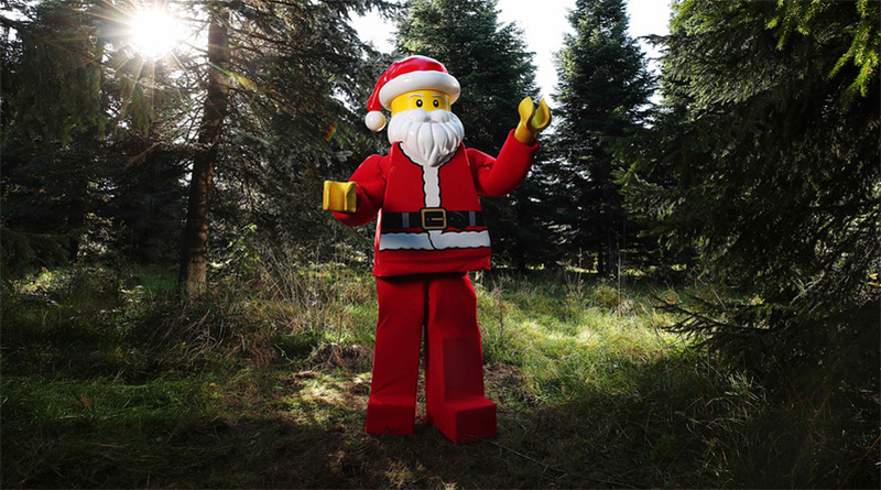 LEGO Santa chooses Covent Garden Christmas tree