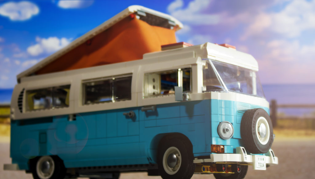 LEGO 10279 Volkswagen T2 Camper Van FEATURE 8