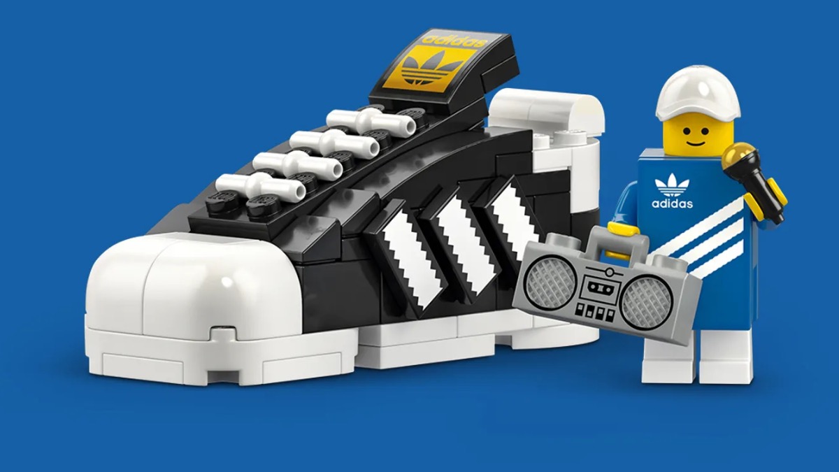 Pick up a free surprise LEGO gift with in-store purchases of £30 / €30