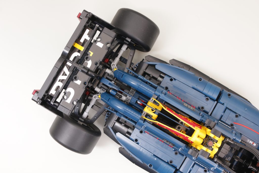 LEGO Technic 42206 Oracle Red Bull Racing RB20 F1 Car review 71 1024x683
