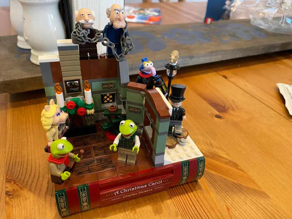 REDDIT lego muppets christmas carol 1